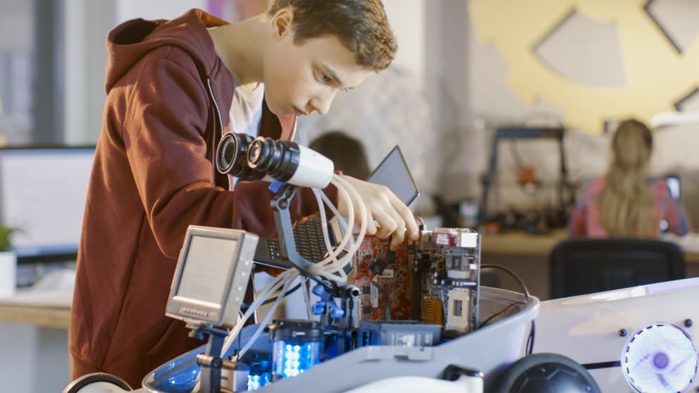 Top 10 Benefits of Extracurricular Activities for High School Students